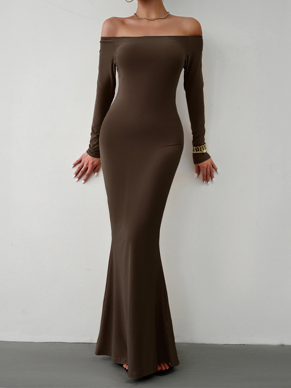Solides, schulterfreies, langärmliges, figurbetontes Maxikleid-1